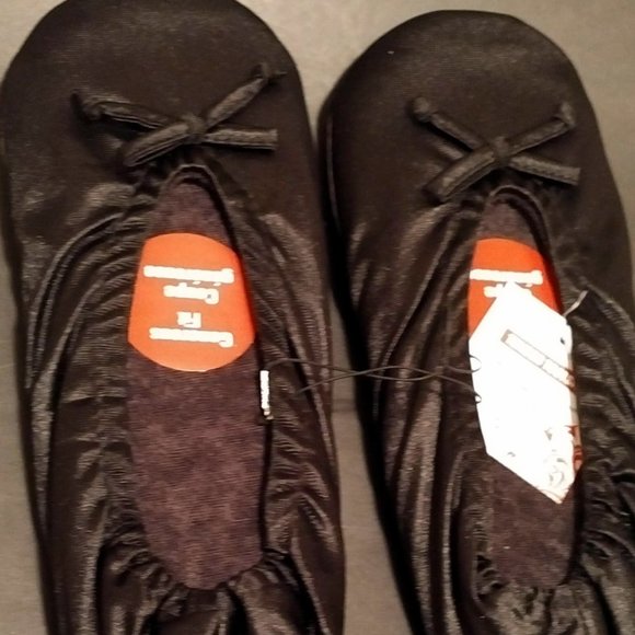 Tender Tootsies Classic Ballerina Slippers, Black, L - Picture 3 of 9